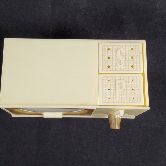 Vintage 1950's TV Salt and Pepper Shakers - Picture 2 of 10